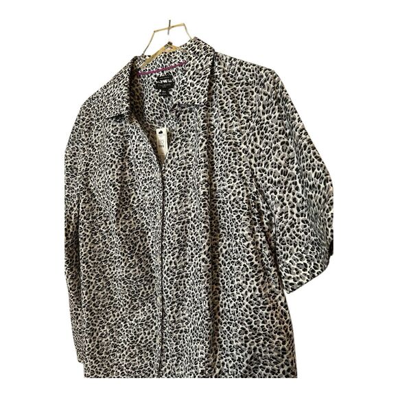 Talbots Animal Print Cuffed SS Button Down Shirt NWT Sz 18W Crisp Cotton - Picture 2 of 4